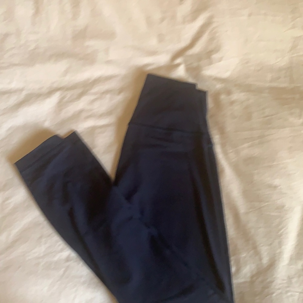 Lululemon Wunder under legging. 7/8 length size 2